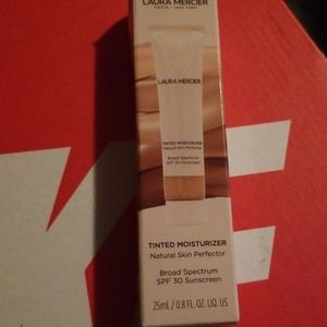 Laura mercier